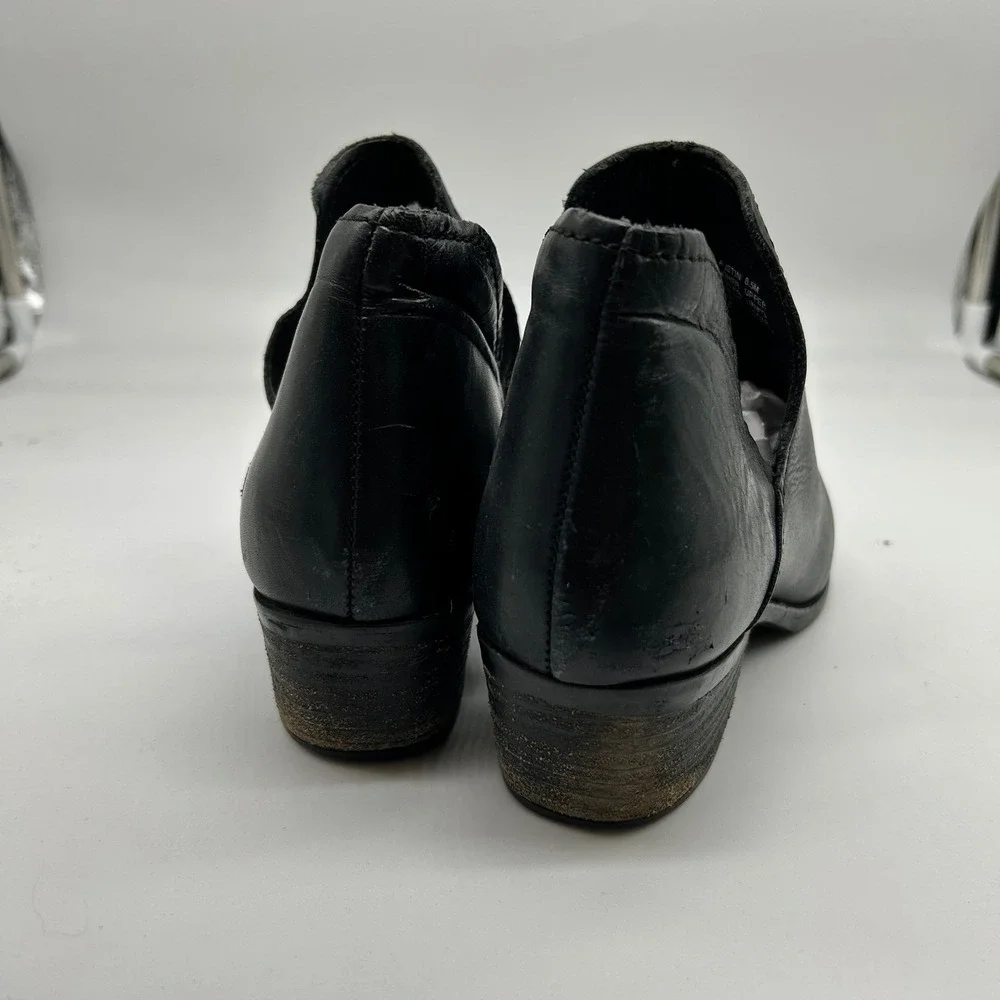 Steve Madden‎ Austin Black Leather Pointed Toe V-Cut Ankle Booties Women's 8.5M
